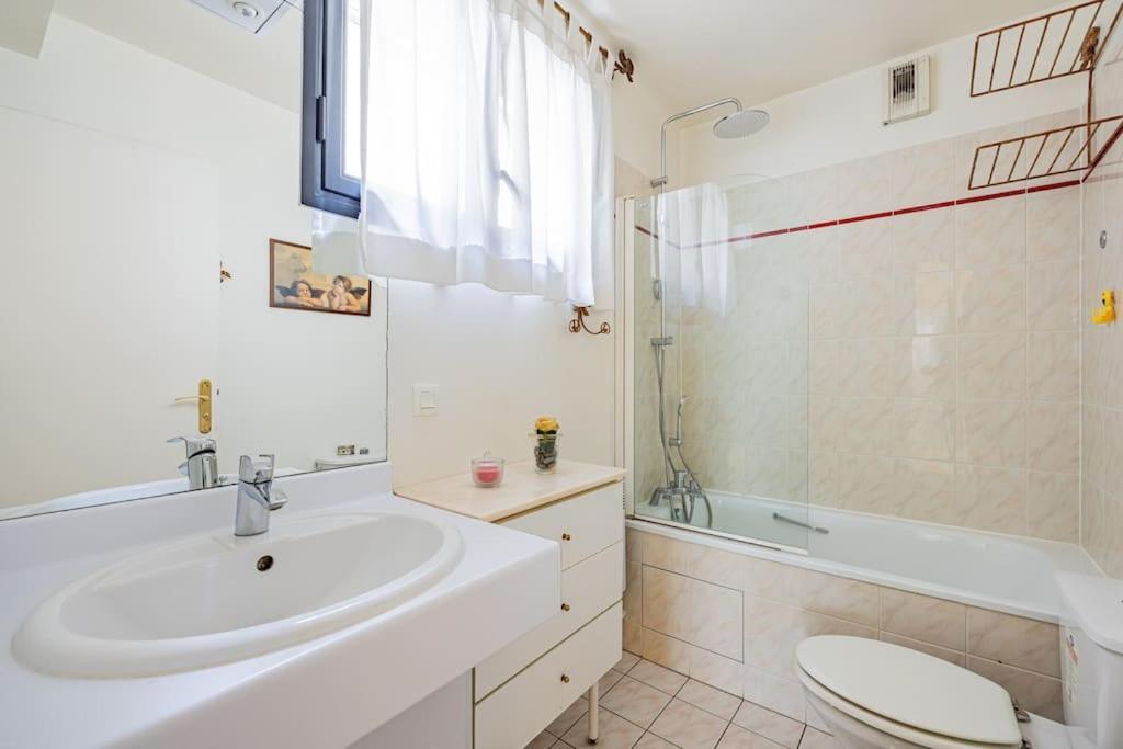 Grand Et Central, 8E Pres Elysee Paris Exterior foto